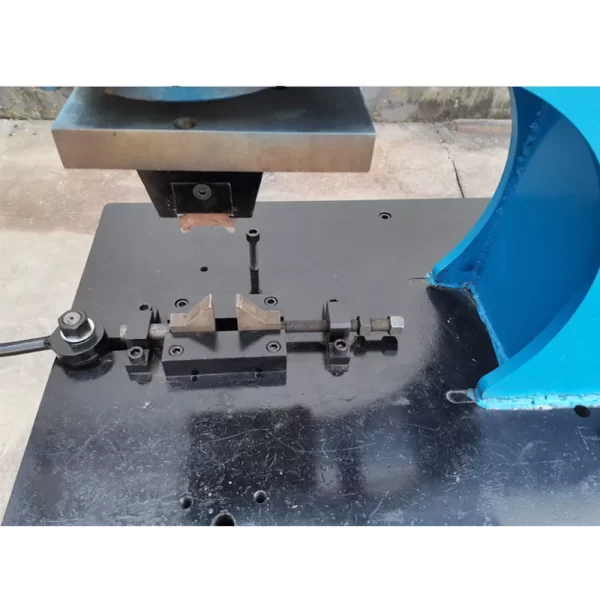 Hydraulic folding welding spot square buckle machine for forging handrail